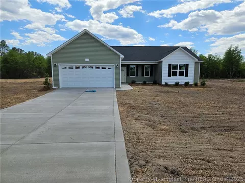 6070 Ari Ct, Fayetteville, NC 28312