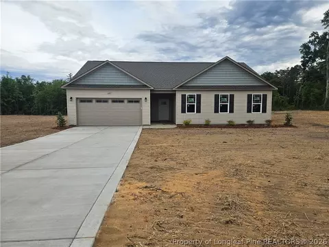 6085 Ari Ct, Fayetteville, NC 28312