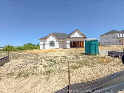 322 Ashley Heights Dr, Aberdeen, NC 28315