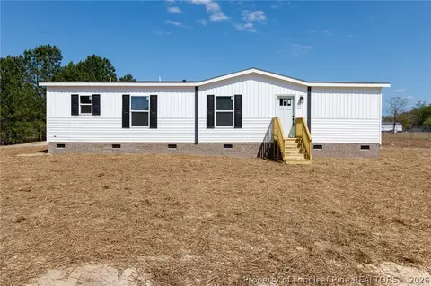 389 Corner Oaks Dr, Saint Pauls, NC 28384