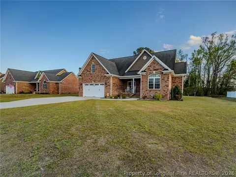 87 Brownstone Dr, Lumberton, NC 28360