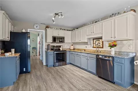 Kitchen - 20 Turkey Oak Cir, Bunnlevel, NC 28323 photo 3 of 4