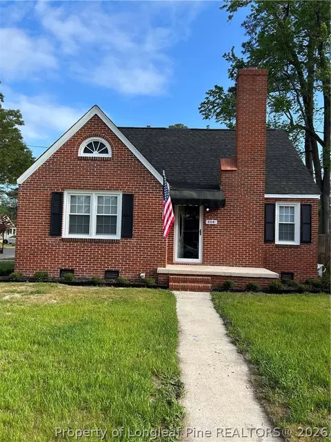 210 W 21st St N, Lumberton, NC 28358