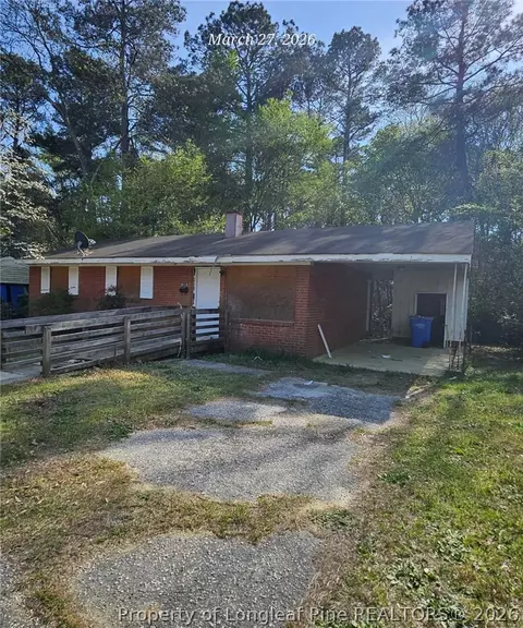 1454 Thelbert Dr, Fayetteville, NC 28301
