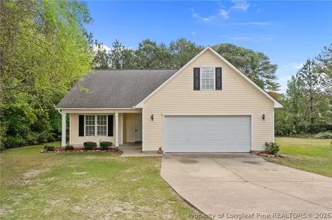 3596 Pioneer Dr, Hope Mills, NC 28348