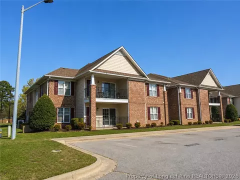 1830 Balmoral Dr #201, Fayetteville, NC 28304