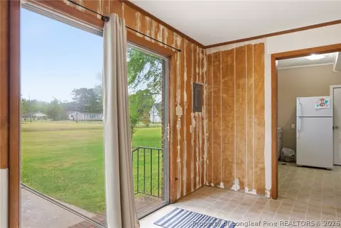Entry Way - 113 N Third St, Dublin, NC 28332 photo 3 of 6