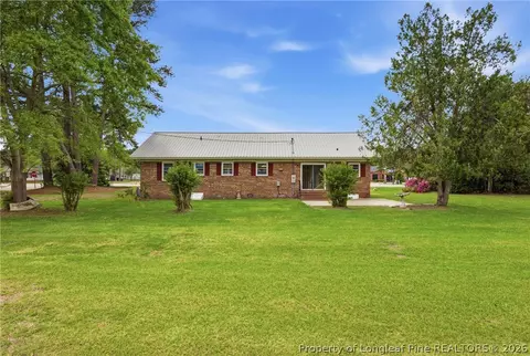 Exterior - 113 N Third St, Dublin, NC 28332 photo 5 of 8