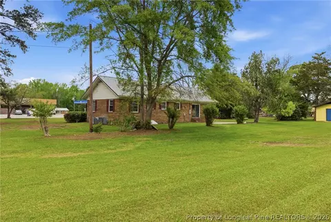Exterior - 113 N Third St, Dublin, NC 28332 photo 7 of 8