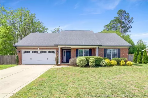 233 Decatur Dr, Fayetteville, NC 28303