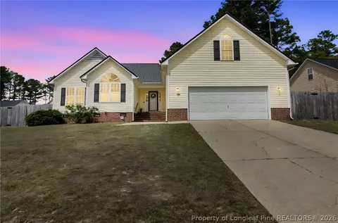 122 Jefferson Dr, Raeford, NC 28376