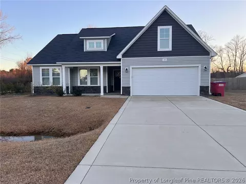 15 Cardinal Dr, Parkton, NC 28371