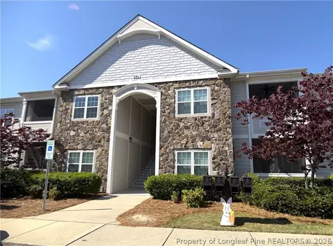 291 Gallery Dr #201, Spring Lake, NC 28390