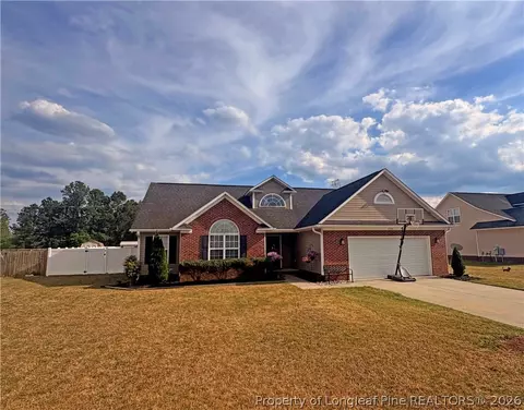 175 Sandspur Ct, Raeford, NC 28376
