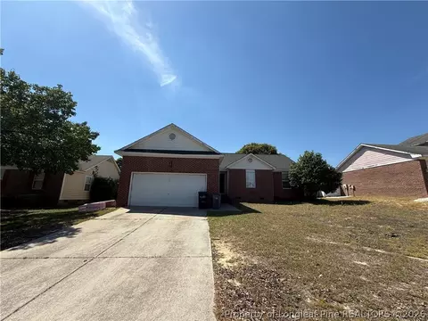 4508 Broadway Ct, Hope Mills, NC 28348