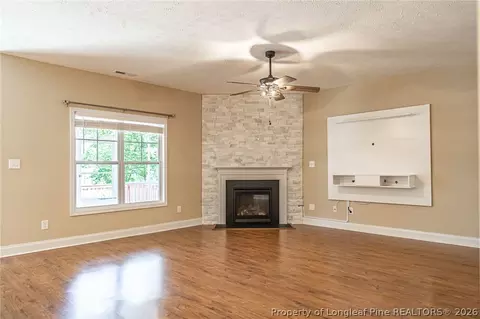Living - 103 Laurel Oak Ln, Pinebluff, NC 28373 photo 3 of 4