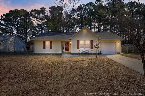 4303 Bridge St, Hope Mills, NC 28348