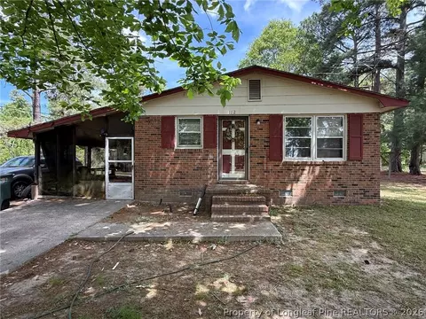 112 Victoria Dr, Parkton, NC 28371