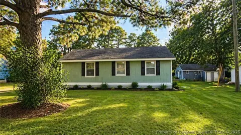 1603 Easterling Dr, Spring Lake, NC 28390