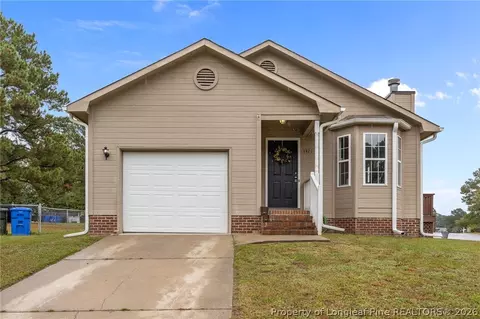 1421 Matilda Ct, Fayetteville, NC 28304