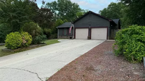 228 Timberlake Dr, Fayetteville, NC 28314