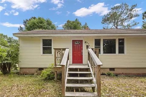 508 E 6th Ave, Raeford, NC 28376