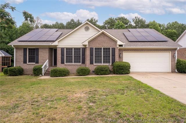 402 Roundtree Dr, Fayetteville, NC 28303