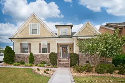 11 Skipping Pines Ct, Spring Lake, NC 28390
