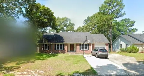 7490 Fairpoint Dr, Fayetteville, NC 28314