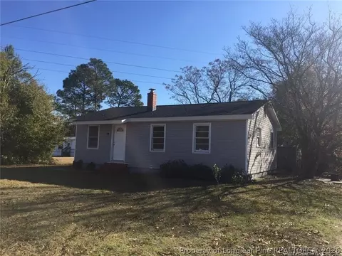 4823 Arlington St, Hope Mills, NC 28348