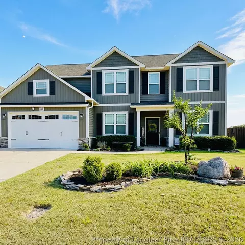 1676 Man O War Dr, Hope Mills, NC 28348