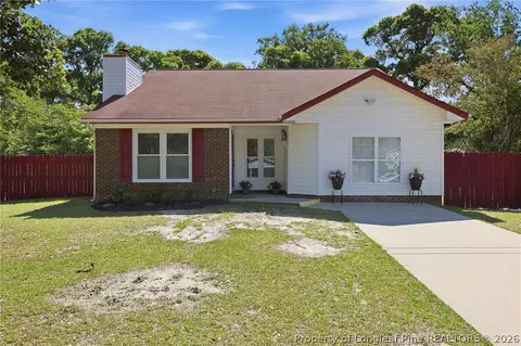 7338 Pebblebrook Dr, Fayetteville, NC 28314