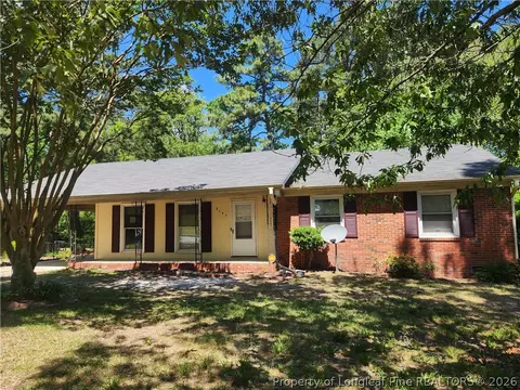 1563 Boros Dr, Fayetteville, NC 28303