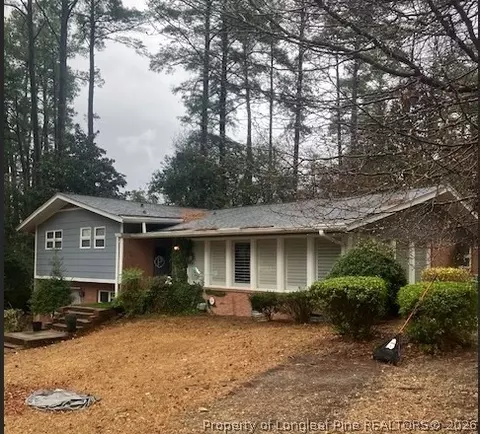 2224 Mirror Lake Dr, Fayetteville, NC 28303