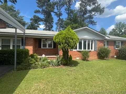 6470 Freeport Rd, Fayetteville, NC 28303