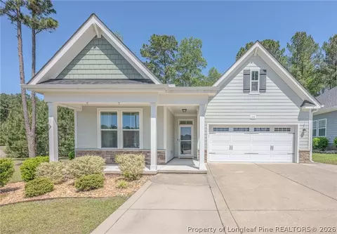 110 Glen Bend Ct, Spring Lake, NC 28390