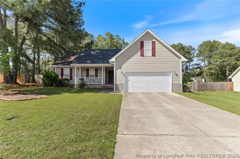 105 Winterfield Dr, Raeford, NC 28376