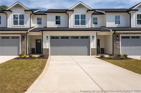 3025 Candlelight Dr, Fayetteville, NC 28311