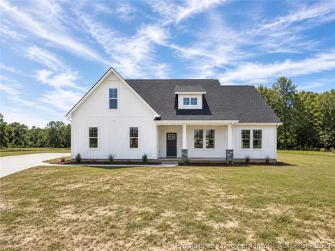 3836 Hatteras Dr, Eastover, NC 28312