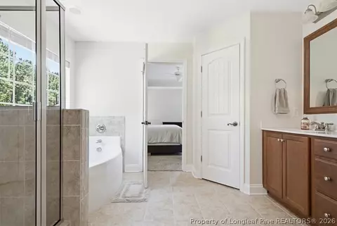 Bath - 135 Valley Stream Rd, Spring Lake, NC 28390 photo 5 of 6