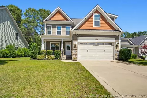 135 Valley Stream Rd, Spring Lake, NC 28390