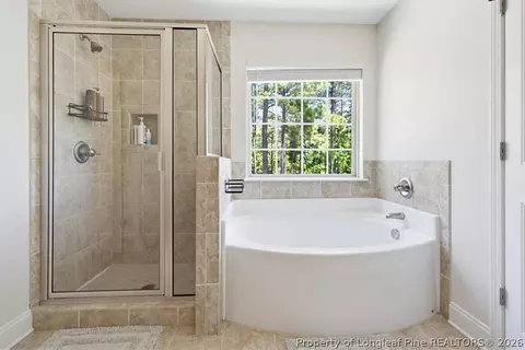 Bath - 135 Valley Stream Rd, Spring Lake, NC 28390 photo 4 of 6