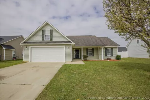 196 Lochwood Dr, Raeford, NC 28376