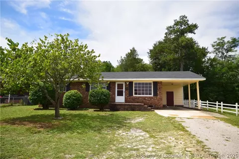 108 S Sixth St, Spring Lake, NC 28390