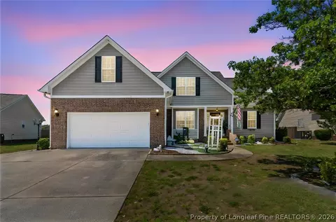 1225 Thistle Gold Dr, Hope Mills, NC 28348