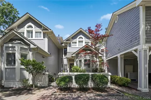 713 Marketview Ct, Fayetteville, NC 28301