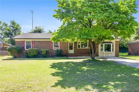 714 Bronco Ln, Fayetteville, NC 28303