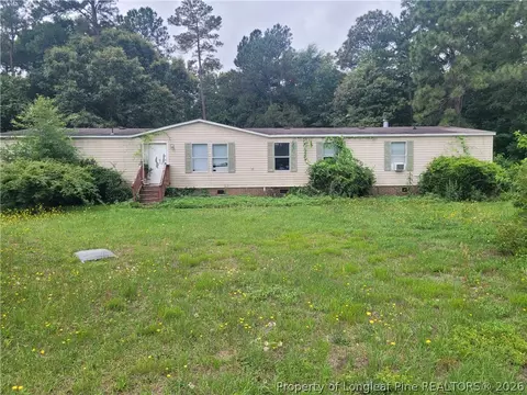 881 Precision Ct, Hope Mills, NC 28348
