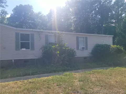 881 Precision Ct, Hope Mills, NC 28348