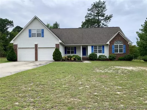 8229 Foxtrail Dr, Fayetteville, NC 28311